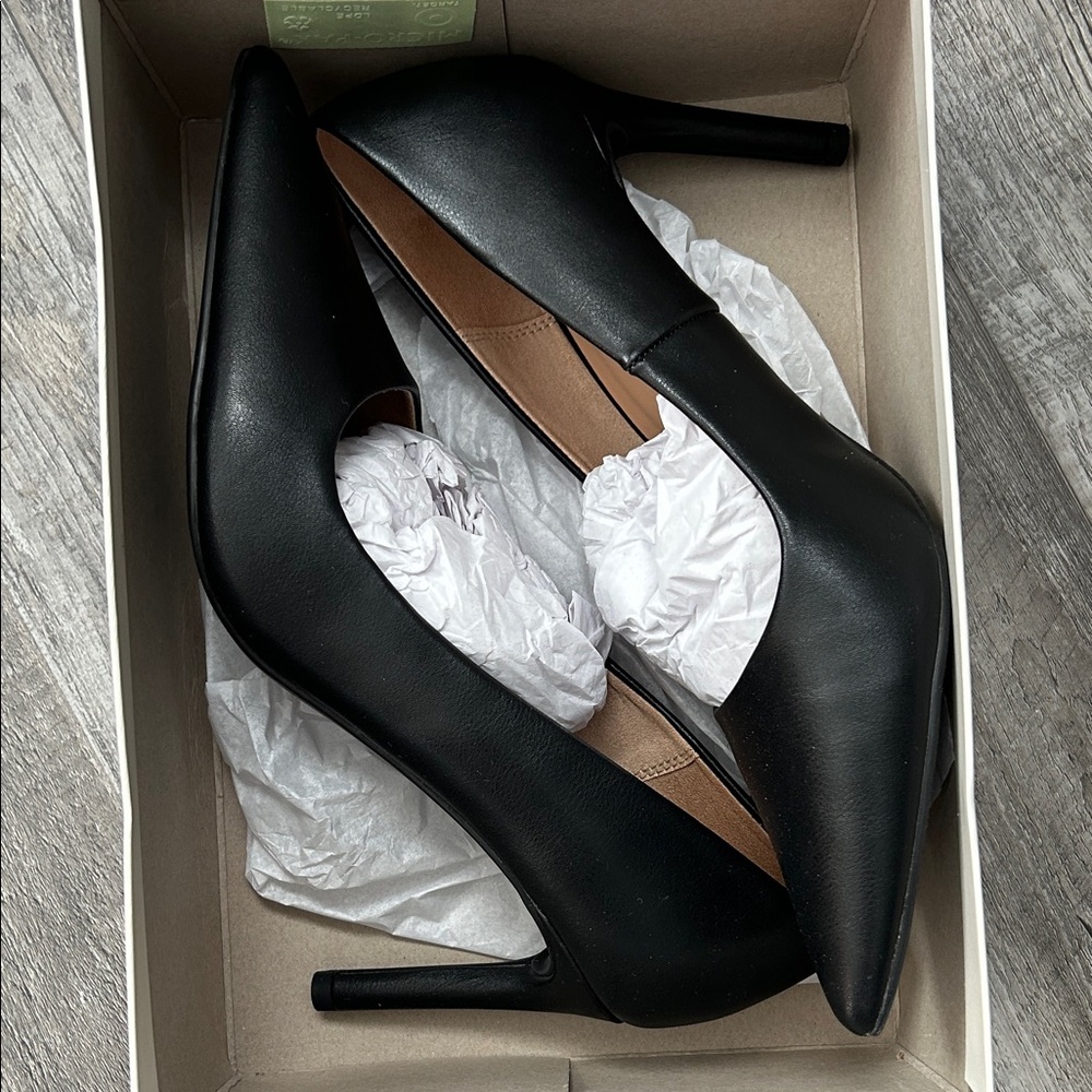a new day Black Pointed Toe Heels